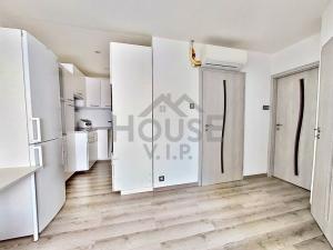 Pronájem bytu 2+kk, Praha - Kobylisy, Bojasova, 46 m2