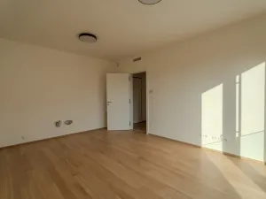 Prodej bytu 1+kk, Praha - Lysolaje, Lysolajské údolí, 29 m2