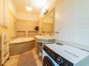 Prodej rodinného domu, Zlín - Prštné, L. Váchy, 200 m2