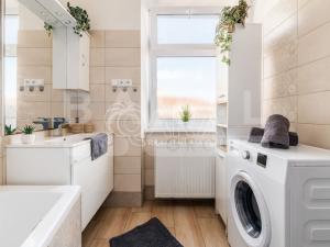 Prodej bytu 3+1, Křemže, Náměstí, 69 m2