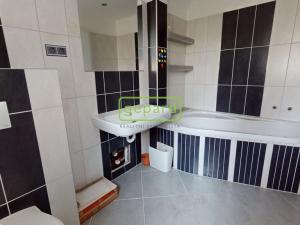 Prodej bytu 2+1, Horní Slavkov, Dlouhá, 57 m2