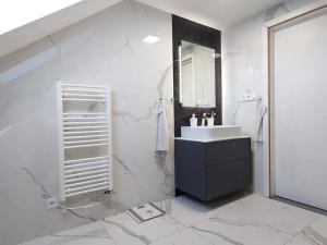 Prodej rodinného domu, Hředle, 398 m2