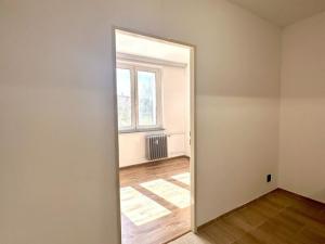 Pronájem bytu 1+1, Karlovy Vary, Dvořákova, 38 m2