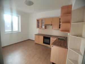 Pronájem bytu 2+1, Tábor, Farského, 73 m2