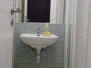 Pronájem bytu 1+kk, Praha, Hornoměcholupská, 22 m2