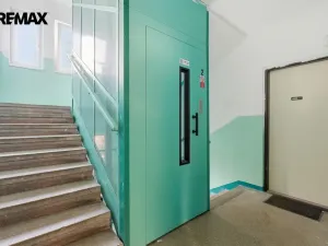 Prodej bytu 1+1, Karlovy Vary, Krymská, 28 m2