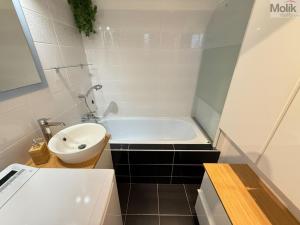 Pronájem bytu 2+1, Teplice - Trnovany, Antala Staška, 65 m2