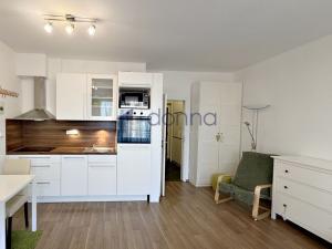 Pronájem bytu 1+kk, Praha, Pavla Beneše, 34 m2