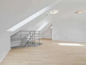 Pronájem bytu 3+kk, Praha - Vysočany, Spojovací, 91 m2