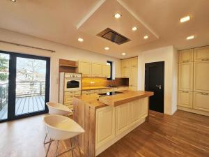 Pronájem rodinného domu, Praha - Hostivař, Herbenova, 190 m2