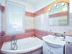 Pronájem bytu 3+1, Dašice, 28. října, 82 m2