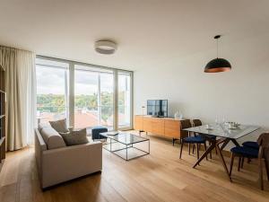 Pronájem bytu 2+kk, Praha - Smíchov, Holečkova, 70 m2