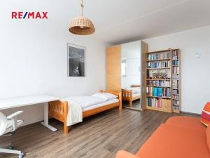 Pronájem bytu 1+1, Praha - Troja, Krynická, 29 m2