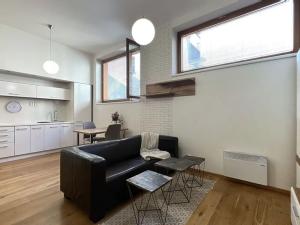 Pronájem bytu 1+kk, Praha - Vinohrady, Uruguayská, 38 m2