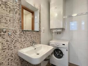 Pronájem bytu 1+kk, Praha - Vinohrady, Uruguayská, 38 m2