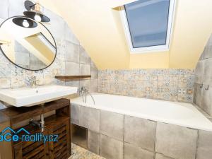 Prodej rodinného domu, Horní Jelení, Dukelská, 130 m2