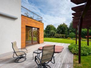 Pronájem vily, Statenice, U Školy, 364 m2