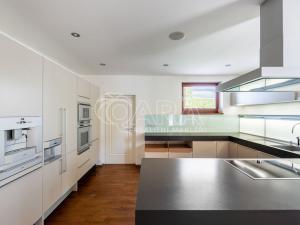 Pronájem vily, Statenice, U Školy, 364 m2