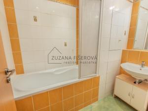 Pronájem bytu 3+1, Praha, V rovinách, 56 m2