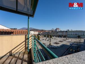 Prodej obchodního prostoru, Rožnov pod Radhoštěm, Masarykovo náměstí, 670 m2