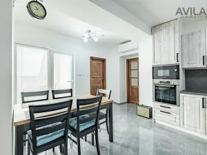 Prodej komerční nemovitosti, Benešov, Masarykovo náměstí, 256 m2