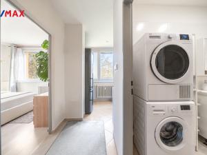 Prodej bytu 2+1, Praha - Kamýk, Zárubova, 54 m2