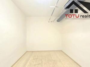 Pronájem skladu, Chrudim, Palackého třída, 10 m2