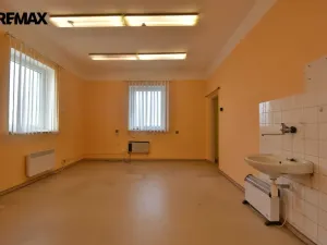 Prodej obchodního prostoru, Týniště nad Orlicí, Nádražní, 64 m2