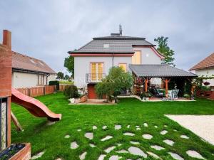 Prodej rodinného domu, Suchdol nad Lužnicí, Pražská, 180 m2