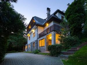 Prodej vícegeneračního domu, Mnichovice, Nad rybníkem, 312 m2