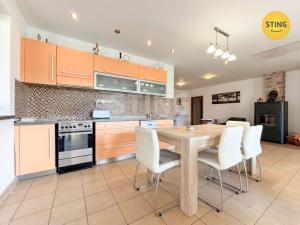 Prodej rodinného domu, Albrechtice, Bělehradská, 217 m2