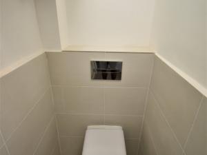 Pronájem bytu 1+kk, Praha - Smíchov, U Nikolajky, 32 m2