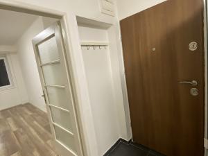 Pronájem bytu 2+kk, Praha - Vysočany, Pod strojírnami, 52 m2