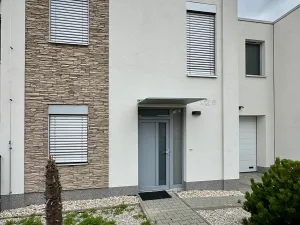 Pronájem rodinného domu, Praha - Vinoř, Mokošínská, 158 m2