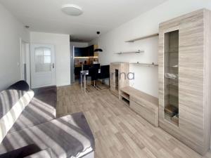 Pronájem bytu 2+kk, Praha, Zvoncovitá, 54 m2