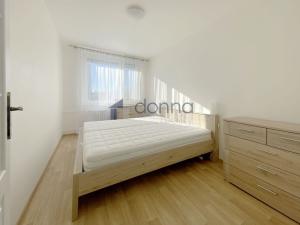 Pronájem bytu 2+kk, Praha, Zvoncovitá, 54 m2