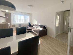 Pronájem bytu 2+kk, Praha, Zvoncovitá, 54 m2