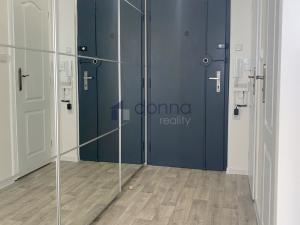 Pronájem bytu 2+kk, Praha, Zvoncovitá, 54 m2