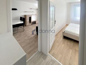 Pronájem bytu 2+kk, Praha, Zvoncovitá, 46 m2