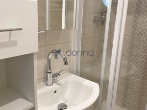 Pronájem bytu 2+kk, Praha, Zvoncovitá, 46 m2