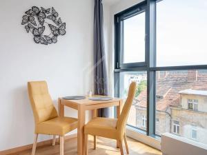 Pronájem bytu 1+kk, Praha - Holešovice, Tusarova, 19 m2