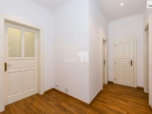 Pronájem kanceláře, Praha, Na dolinách, 200 m2