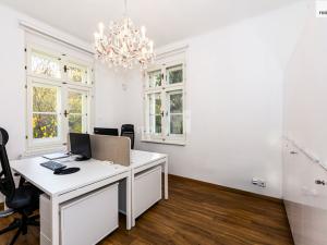 Pronájem kanceláře, Praha, Na dolinách, 200 m2
