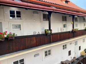 Pronájem bytu 1+kk, Praha - Malá Strana, Všehrdova, 25 m2