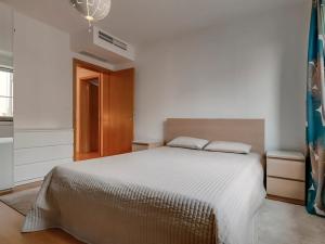 Prodej bytu 6+kk a větší, Praha - Žižkov, Ke kapslovně, 226 m2