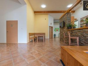 Pronájem kanceláře, Buštěhrad, Náměstí, 576 m2