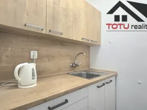 Pronájem kanceláře, Chrudim, Palackého třída, 17 m2