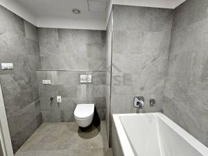 Prodej bytu 2+kk, Praha - Vysočany, Spojovací, 64 m2