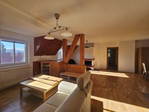 Pronájem bytu 4+kk, Babice, Starobabická, 160 m2