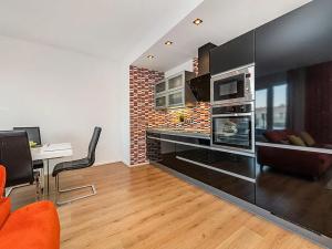 Pronájem bytu 2+kk, Praha - Hlubočepy, Silurská, 81 m2